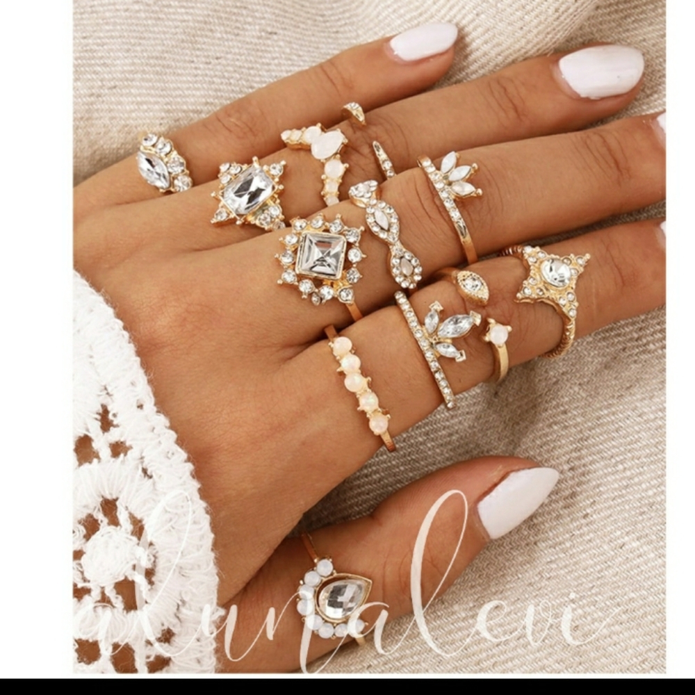 💞CLEARANCE crystal/goldtone rings - Picture 1 of 4